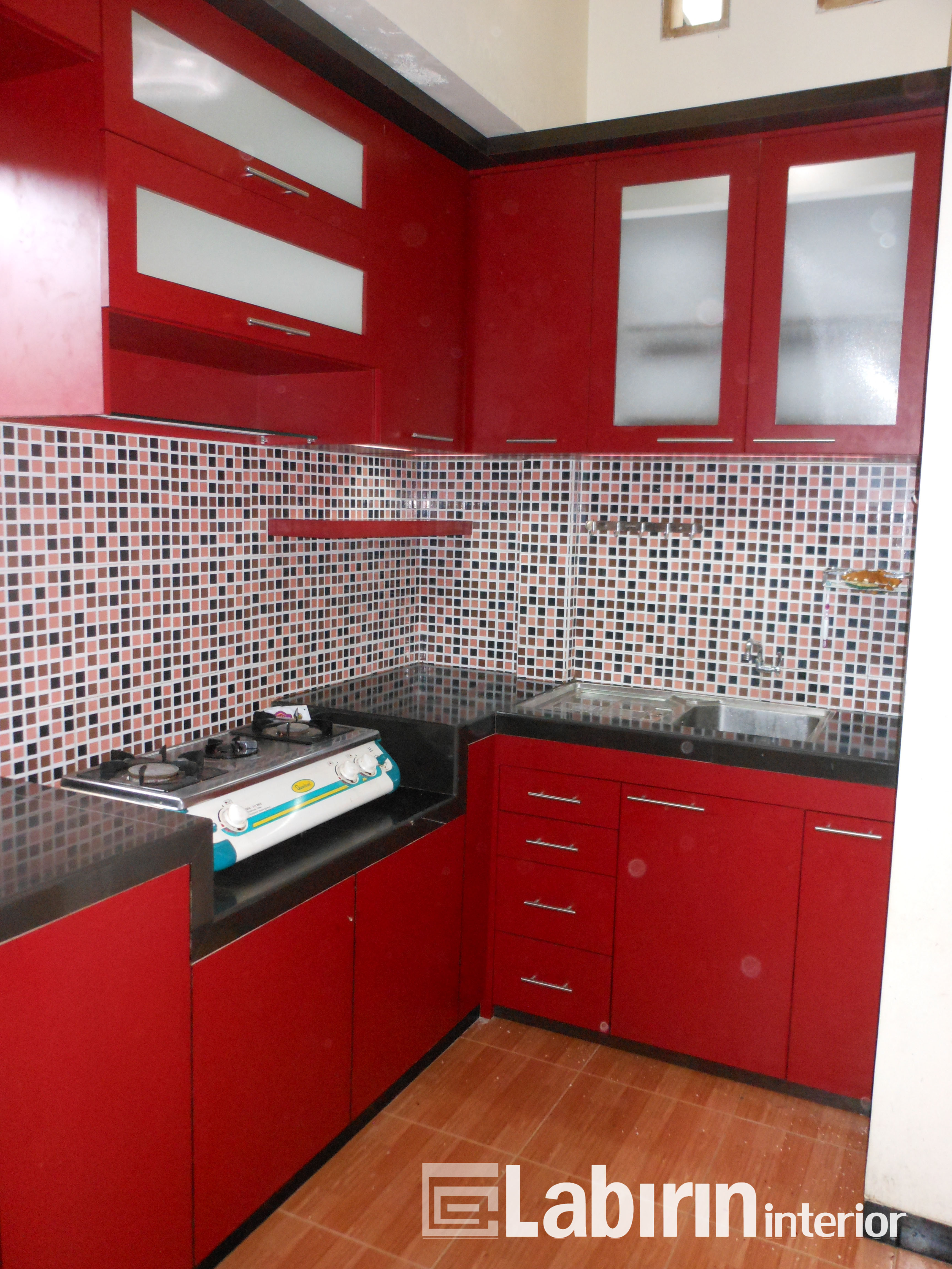 Desain Dapur Merah Hitam Model Interior Rumah